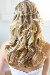 simple-bridesmaid-hairstyles-46_9 Прости прически за шаферки
