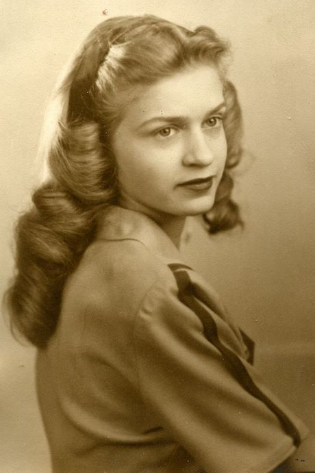 easy-1940s-hairstyles-for-long-hair-09_15 Лесни прически от 40-те години на миналия век за дълга коса